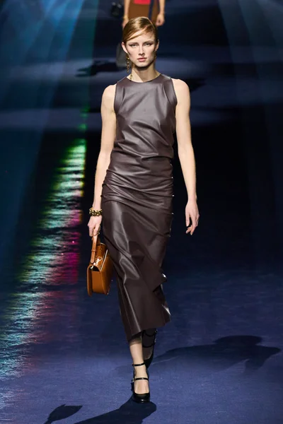Look 43